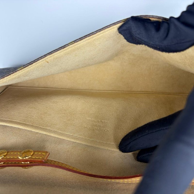 Louis Vuitton Monogram 老花手拿包-17