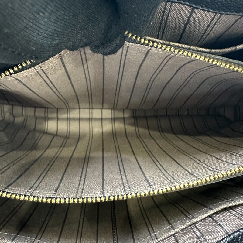 【美收精品】LV 牛皮壓花紋兩用手提包(黑) C-219【隔月月中將轉賣至日本 上架期限30天】-11