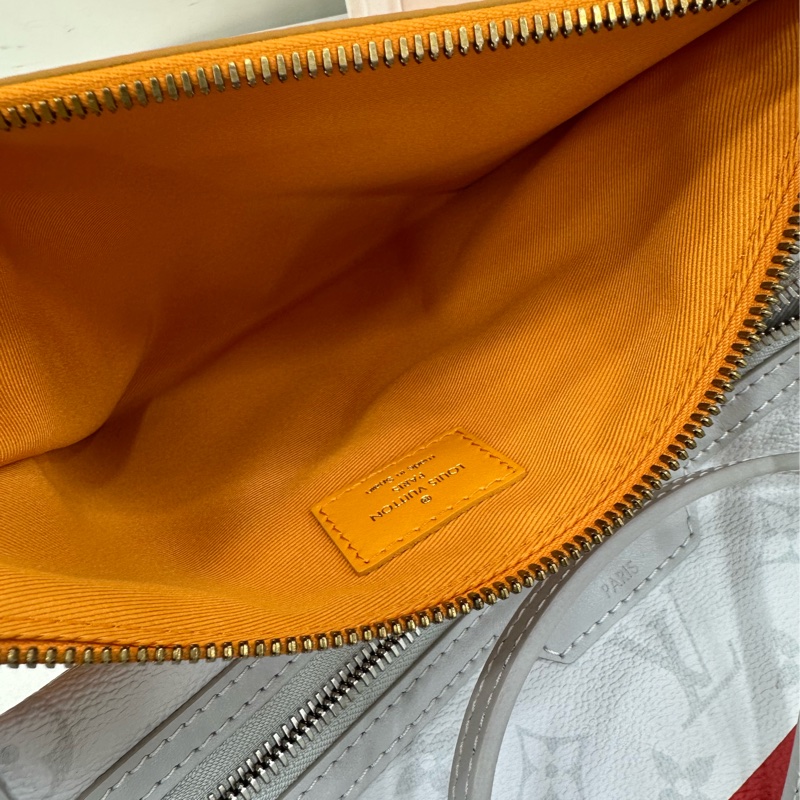 Lv路易威登 FLAT 2019+晶片 走秀款Vrigil Abloh 二合一街頭塗鴉系列 二合一斜背包手拿包 拆下鏈條可以變成單獨的手包使用 閒置成色 尺寸26.5*17.5-10