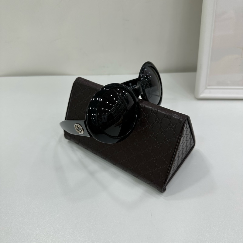 Gucci 黑色大Logo墨鏡太陽眼鏡男女都可以-5