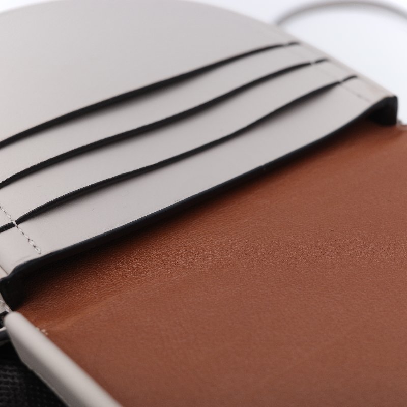 Loewe 羅威 Heel Pouch 淺燕麥色 小牛皮 掛頸小包-10