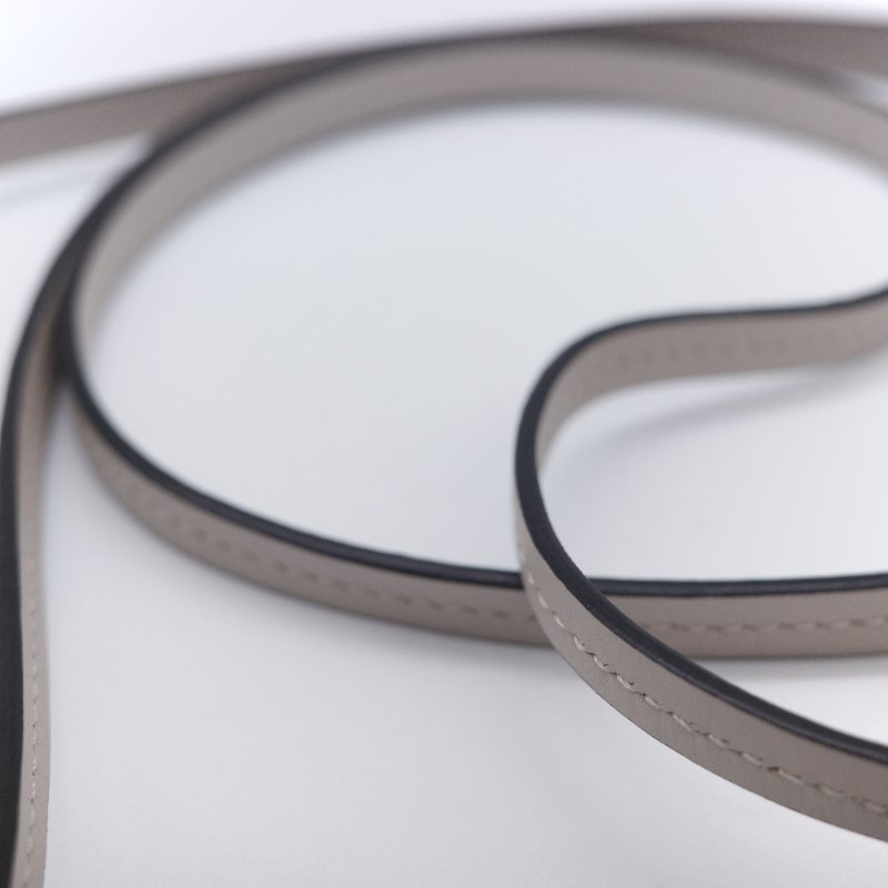 Loewe 羅威 Heel Pouch 淺燕麥色 小牛皮 掛頸小包-11