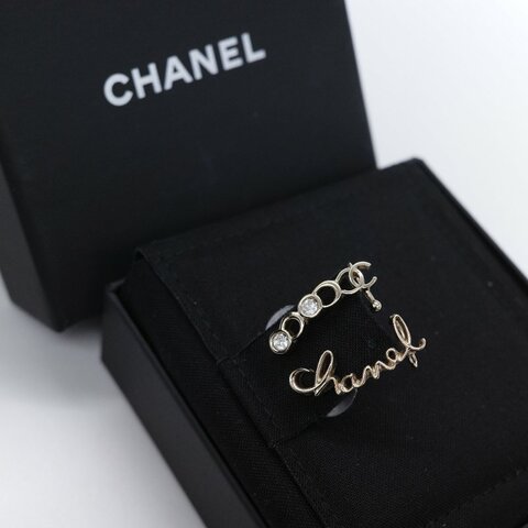 Chanel 香奈兒 草寫字母 耳環