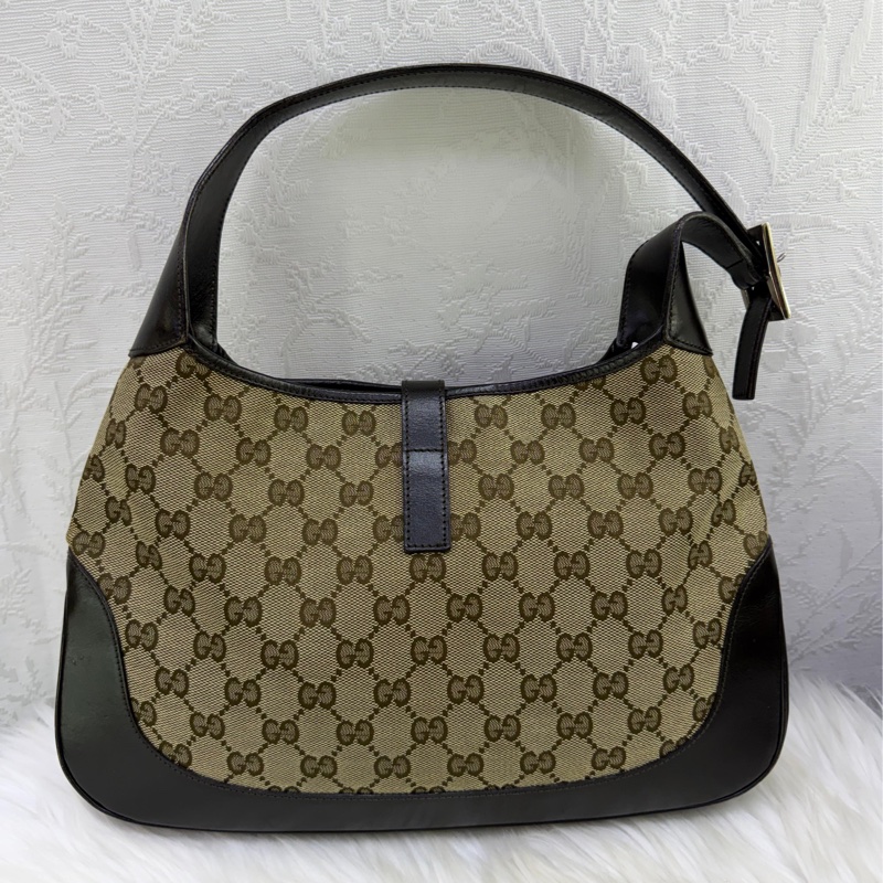 這款手提包是Gucci 的Jackie Vintage 經典包款-1