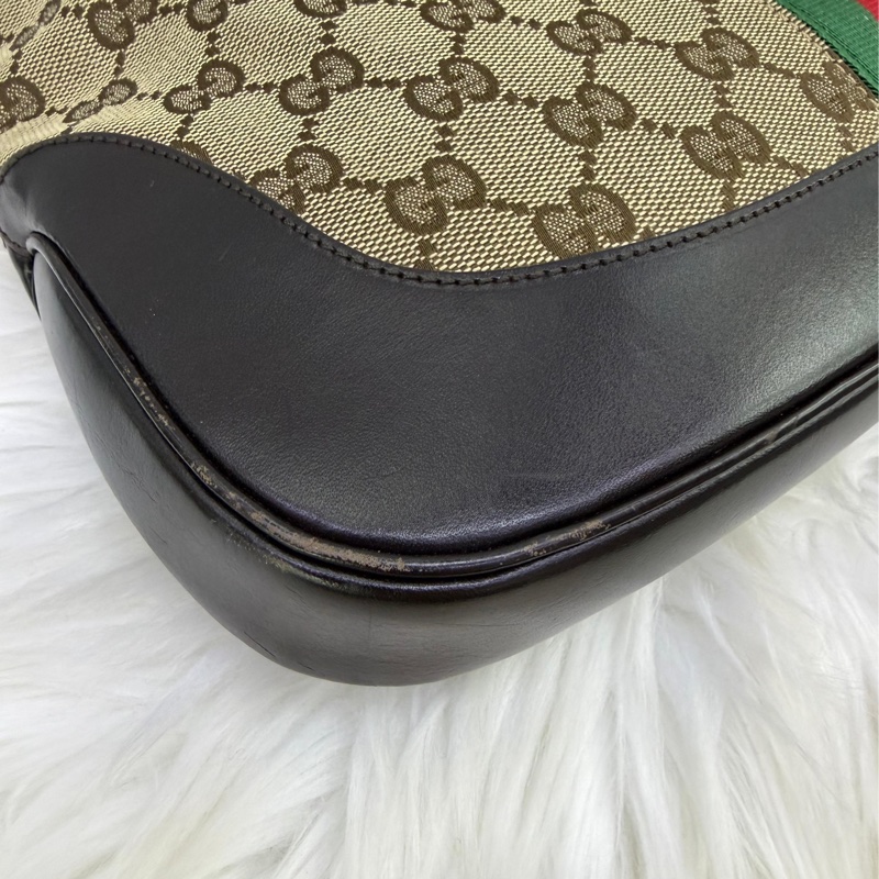 這款手提包是Gucci 的Jackie Vintage 經典包款-10