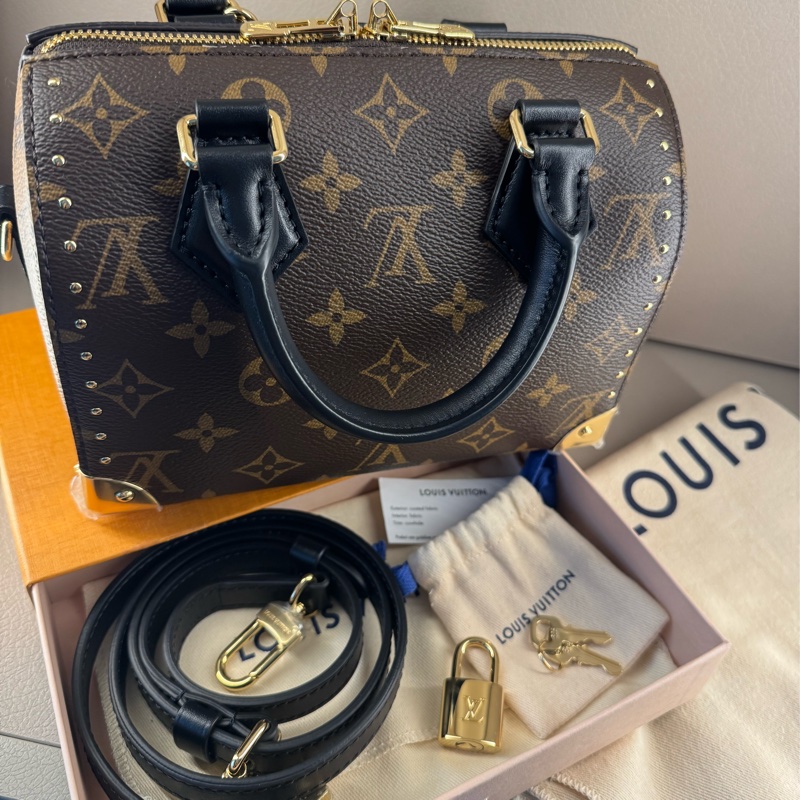 全新全配 LV Speedy Trunk 20 原廠膜 ｜老花全皮內裏黑手柄配金釦｜另配近新閒置原廠寬肩帶不拆售｜贈全新內膽包-1