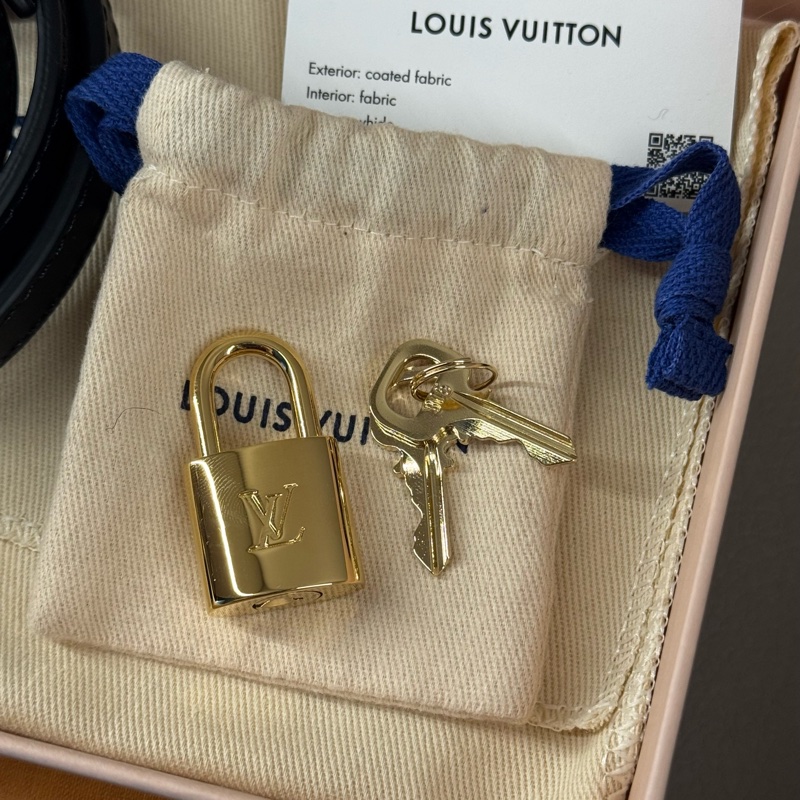 全新全配 LV Speedy Trunk 20 原廠膜 ｜老花全皮內裏黑手柄配金釦｜另配近新閒置原廠寬肩帶不拆售｜贈全新內膽包-18