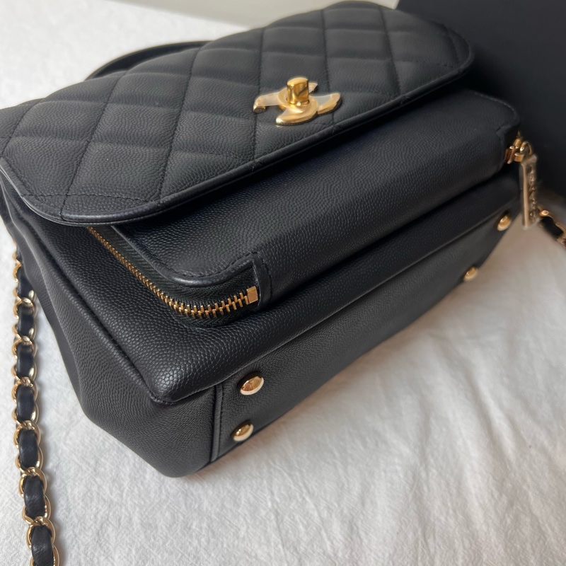 ෆ Chanel手把郵差包-11