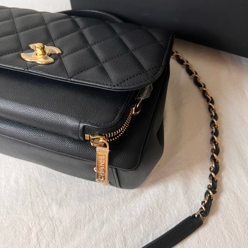 ෆ Chanel手把郵差包-12