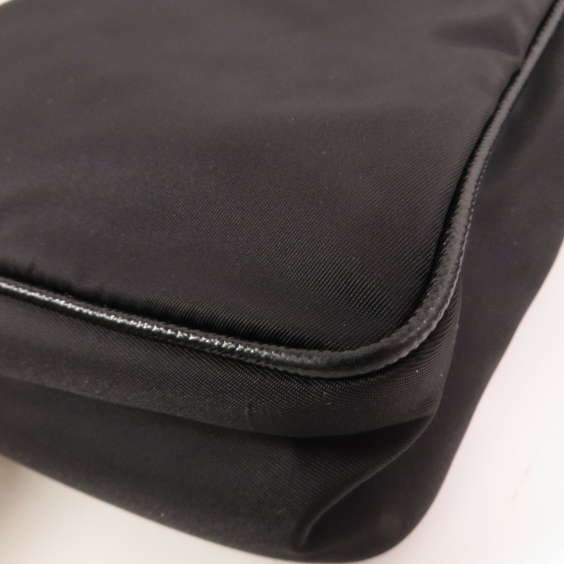 PRADA 尼龍Shoulder Bag銀扣肩背袋-8