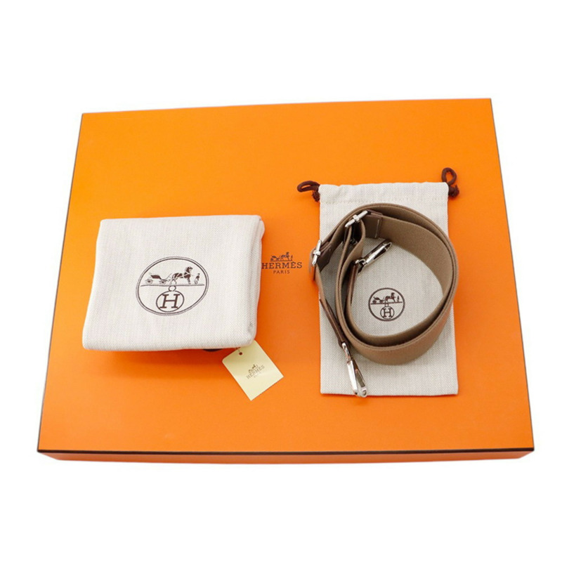 愛馬仕 Evelyne 3 GM 單背包，Etoupe 和 Taurillon Clemence 皮革材質，飾有 T 字印記。手提包。女士。愛馬仕-12