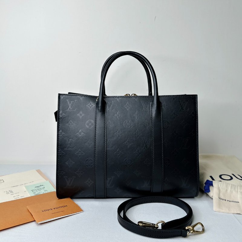 LV Very Tote MM金屬V托特包-1