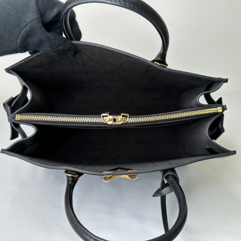 LV Very Tote MM金屬V托特包-6