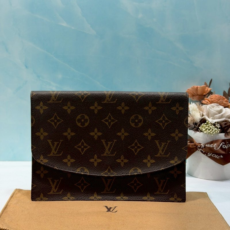 LV Pochette Rabat 23老花手拿包-0