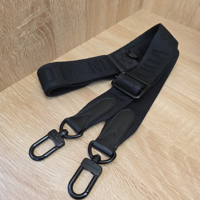 [ 平台最甜價出把握🧧] LV黑牛皮壓紋黑釦Keepall25手提斜背包-13