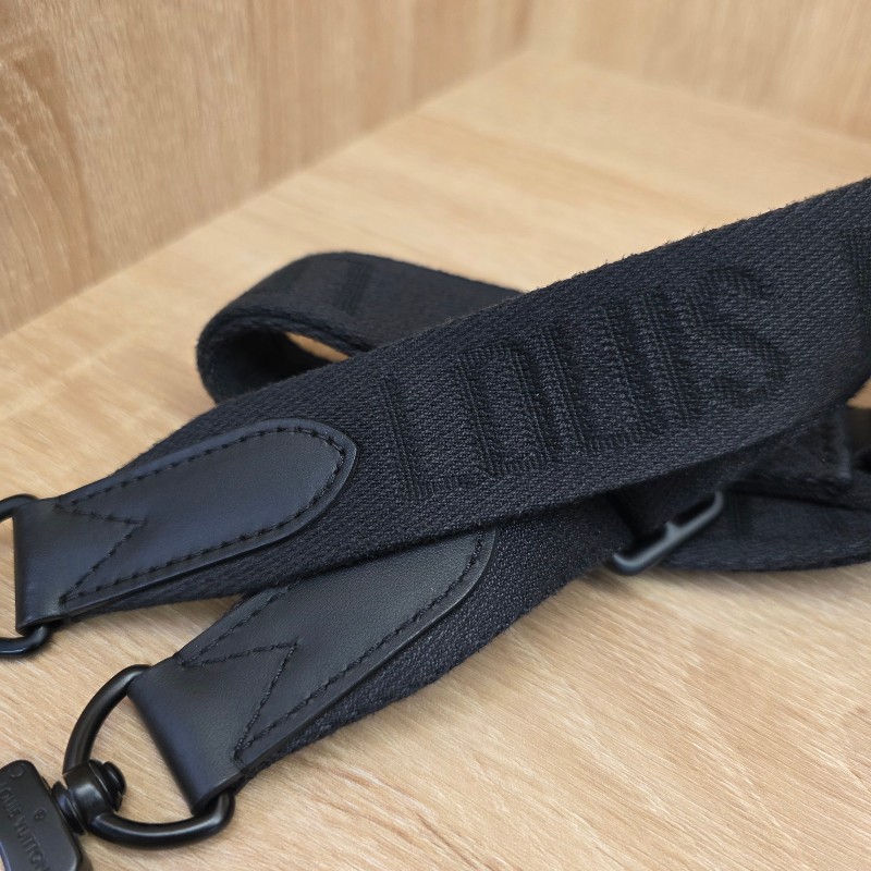 [ 平台最甜價出把握🧧] LV黑牛皮壓紋黑釦Keepall25手提斜背包-16