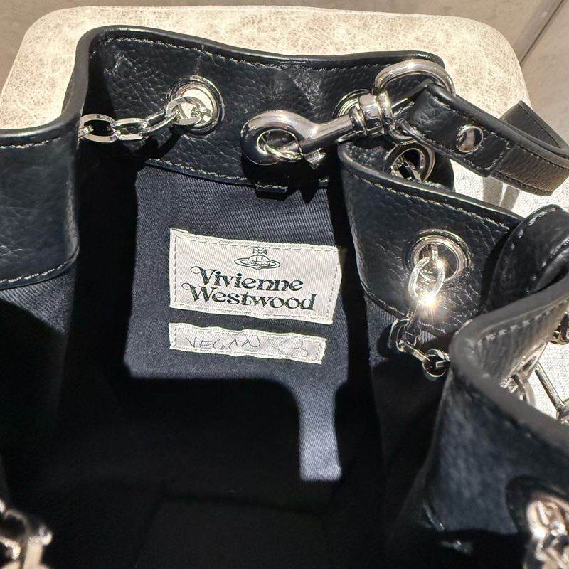 Vivienne Westwood 黑色水桶包（手提、斜背）-1