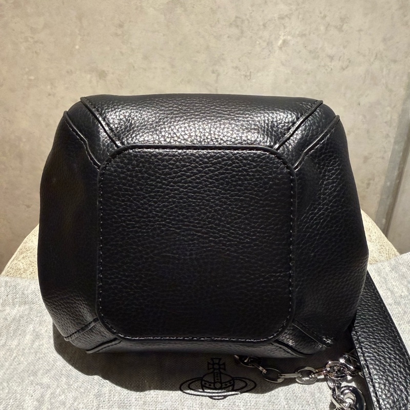 Vivienne Westwood 黑色水桶包（手提、斜背）-3