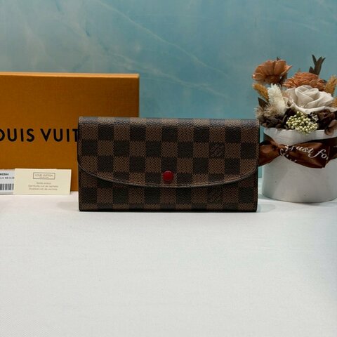 LV EMILIE棋盤格扣式翻蓋長夾
