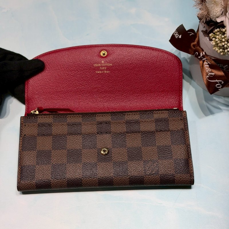 LV EMILIE棋盤格扣式翻蓋長夾-3