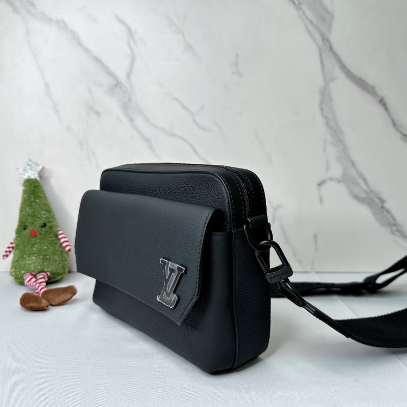 LV 全新Fastline郵差包-2
