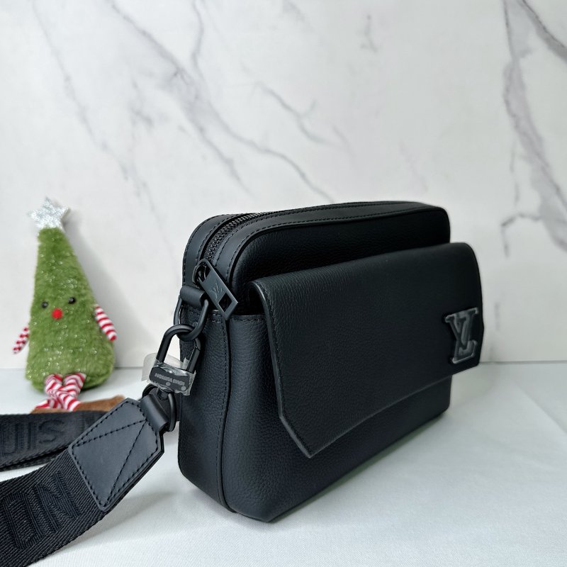 LV 全新Fastline郵差包-3