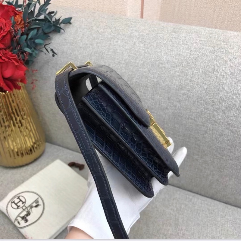 Hermes愛馬仕 康康19 靛藍色霧面鰐魚金扣 Z刻，22年復印票 25萬多購入，專櫃需配貨，這只低於原價出，顏色超美-8