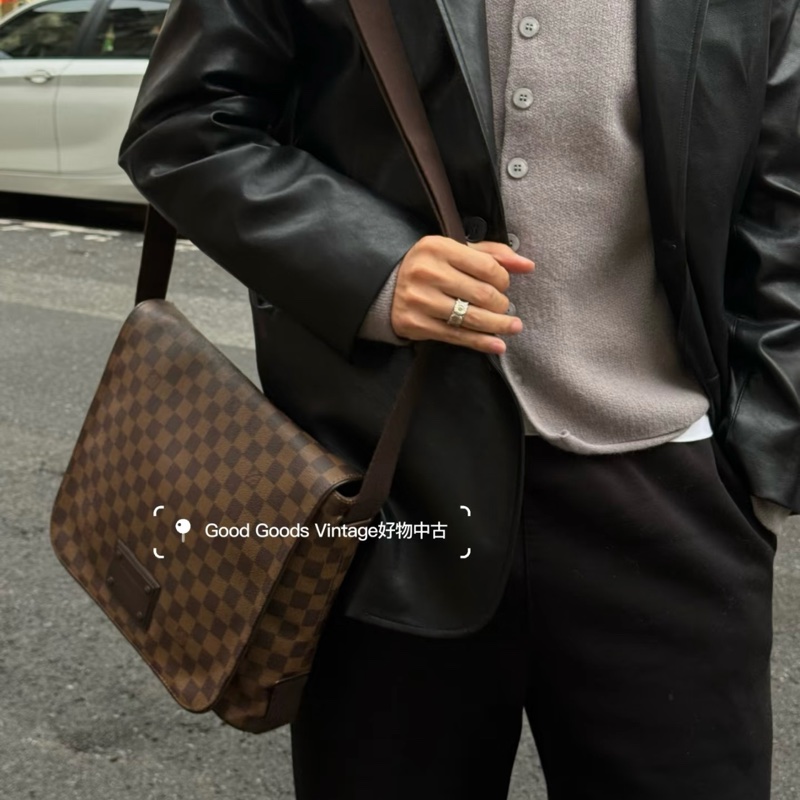 【超級新⭐️】 LV Brooklyn 經典棋盤格 男女通用 斜背包（專櫃10.3萬）-4