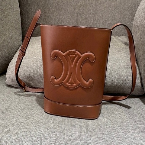 Celine光滑牛皮革水桶包