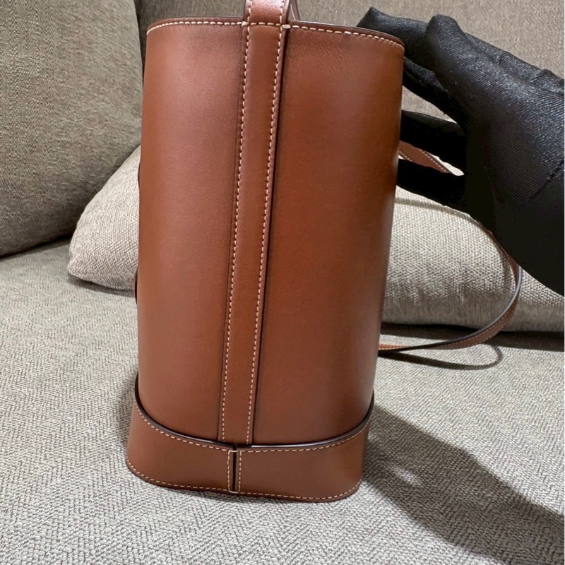 Celine光滑牛皮革水桶包-2