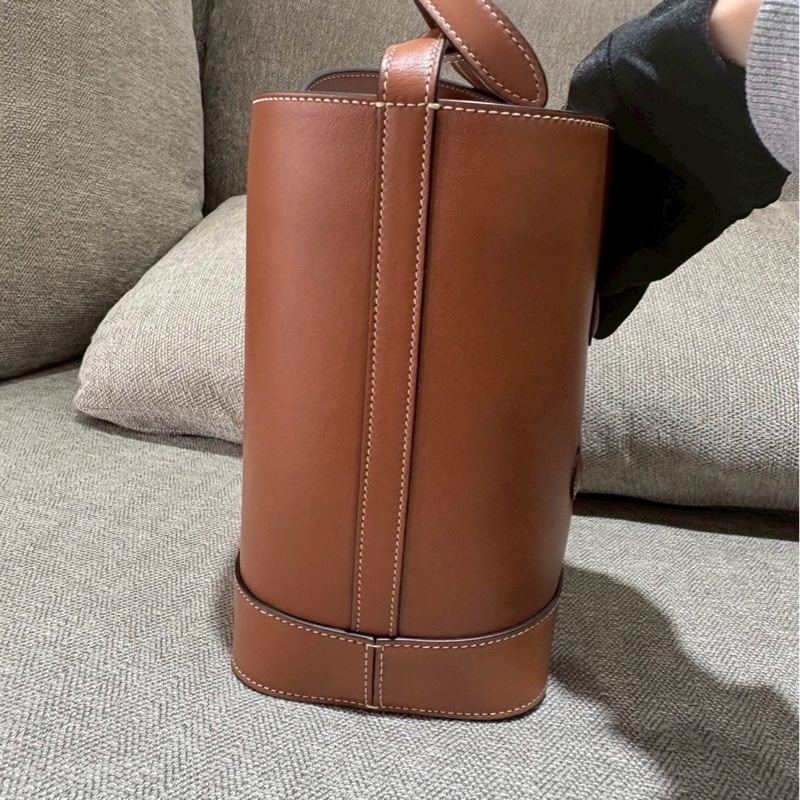 Celine光滑牛皮革水桶包-3