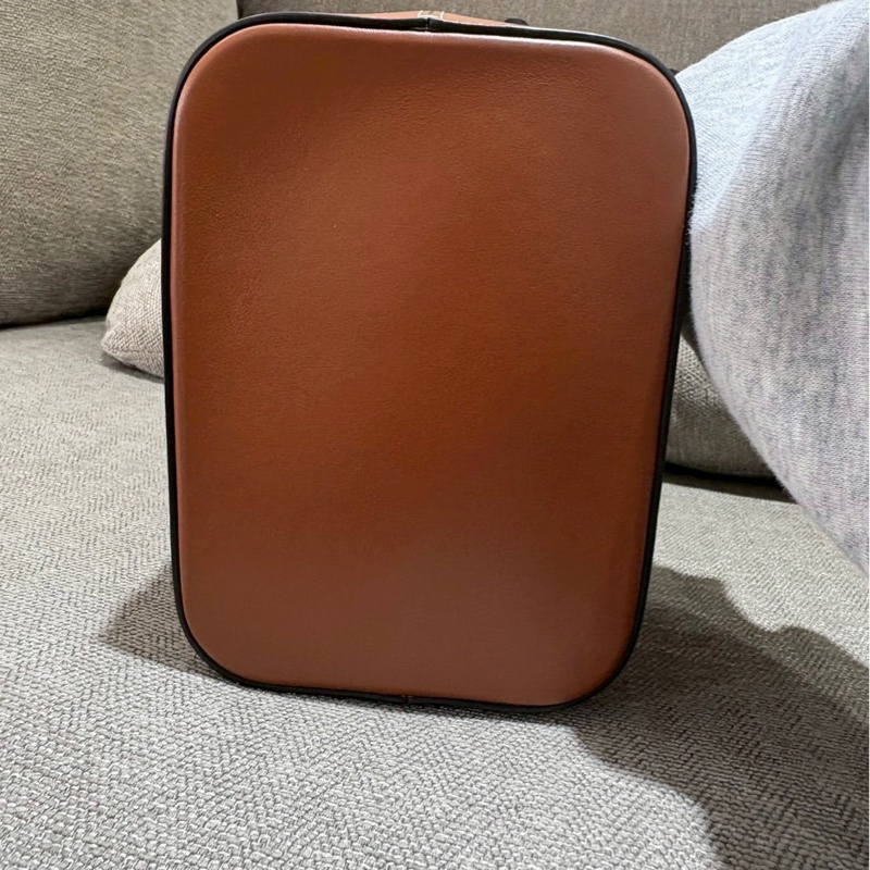 Celine光滑牛皮革水桶包-4