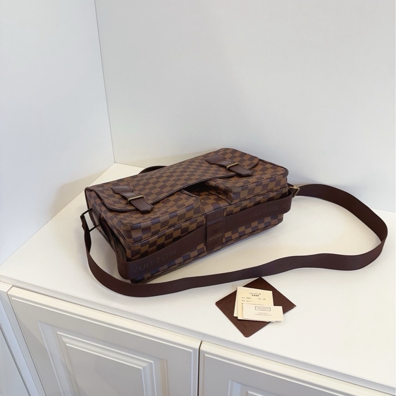 【98新🆕】LV 男士 棕棋盤 雙口袋 駱駝郵差公文包 斜挎包單肩包手提包-4