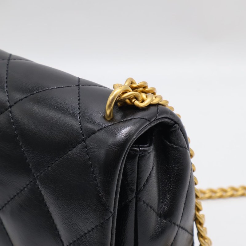 CHANEL 愛心調節釦口蓋包 20 - 羊皮黑金-6