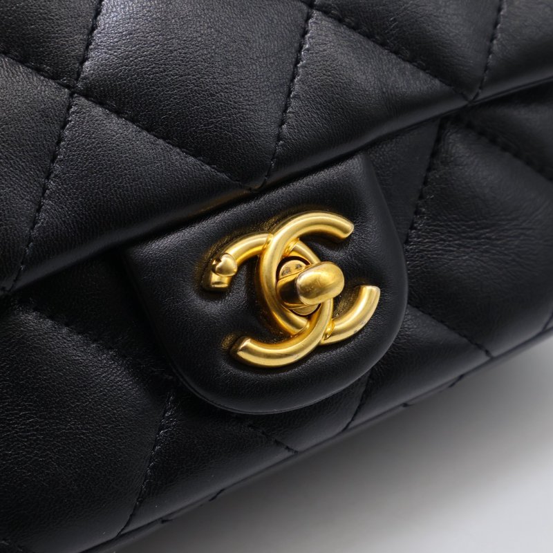 CHANEL 愛心調節釦口蓋包 20 - 羊皮黑金-12