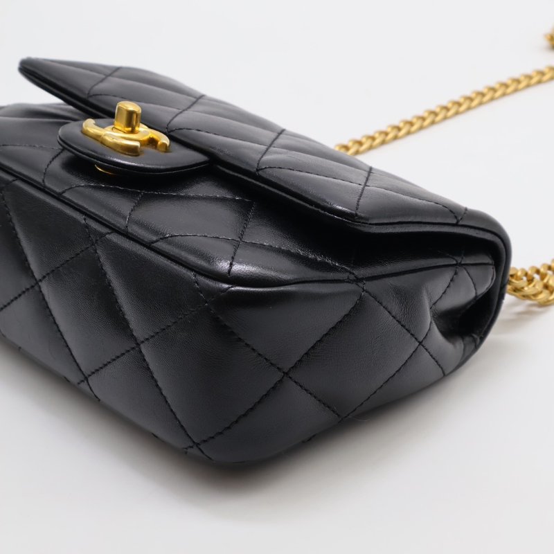 CHANEL 愛心調節釦口蓋包 20 - 羊皮黑金-15