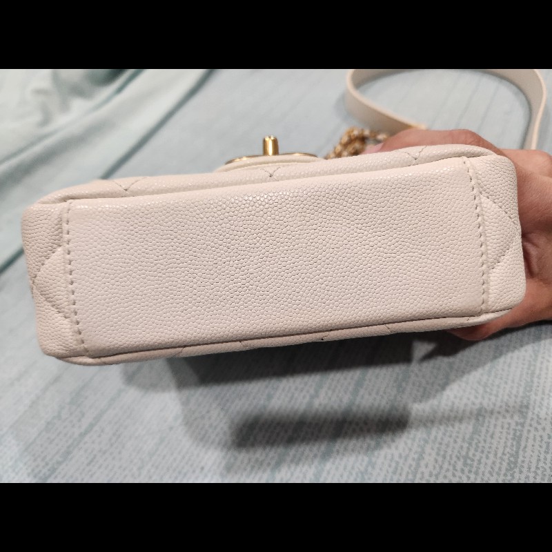 22C Chanel 白雪公主金幣 Mini Flap｜白色荔枝皮 金扣-2