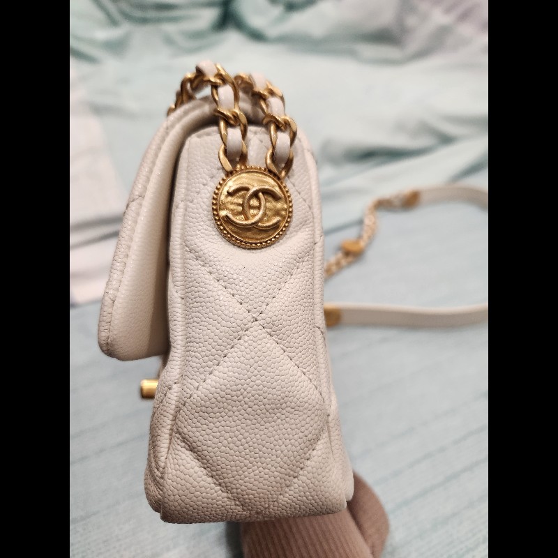 22C Chanel 白雪公主金幣 Mini Flap｜白色荔枝皮 金扣-4