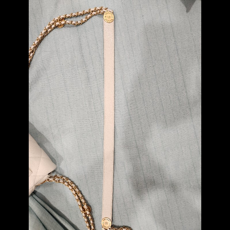 22C Chanel 白雪公主金幣 Mini Flap｜白色荔枝皮 金扣-5