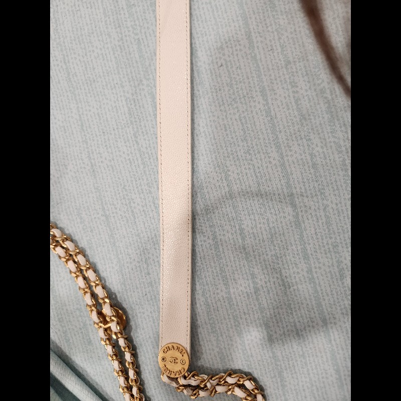 22C Chanel 白雪公主金幣 Mini Flap｜白色荔枝皮 金扣-6