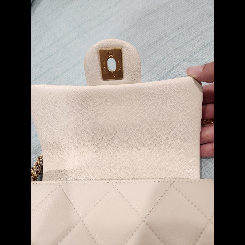22C Chanel 白雪公主金幣 Mini Flap｜白色荔枝皮 金扣-14