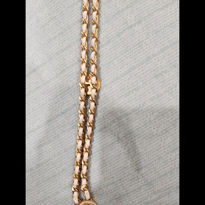 22C Chanel 白雪公主金幣 Mini Flap｜白色荔枝皮 金扣-22