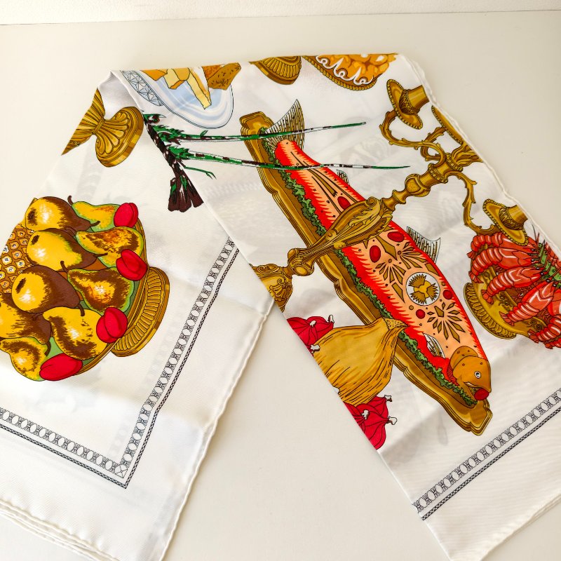 hermes 愛馬仕 白色絲巾 90*90 閒置成色-3