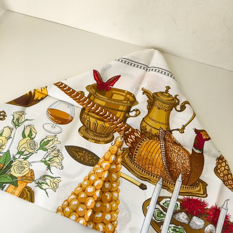 hermes 愛馬仕 白色絲巾 90*90 閒置成色-5