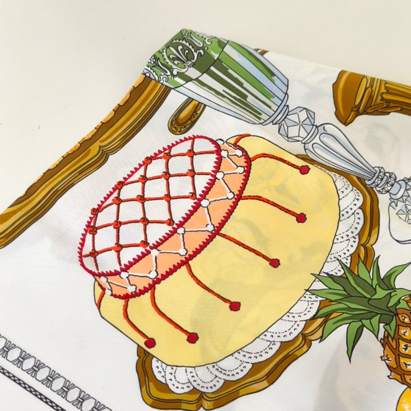 hermes 愛馬仕 白色絲巾 90*90 閒置成色-8