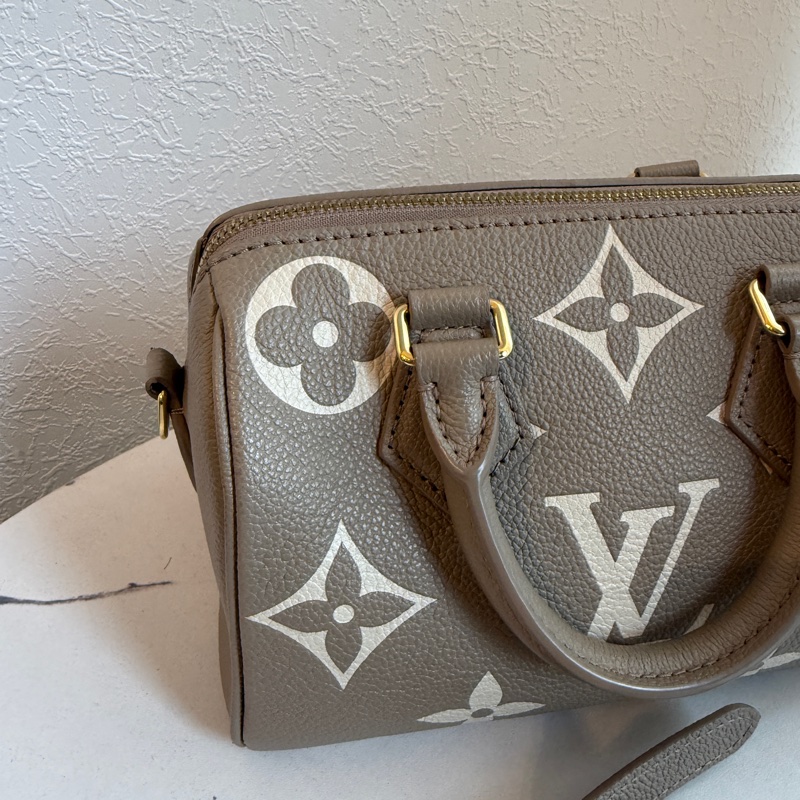 lv speedy20斑鳩灰斜背包-2