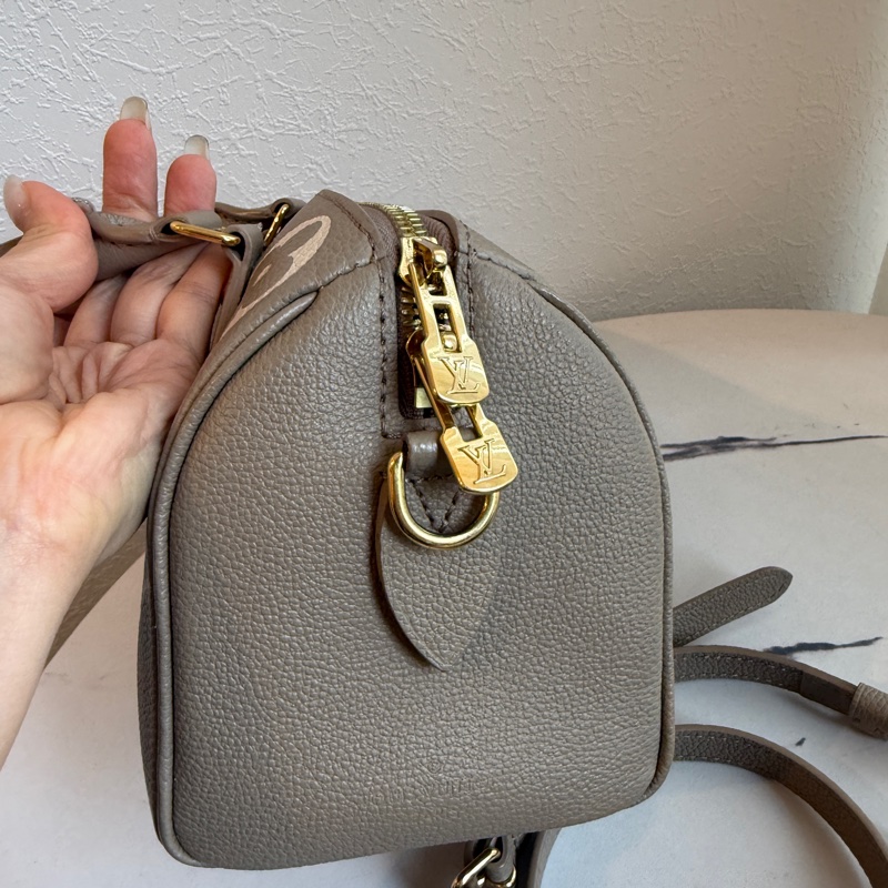 lv speedy20斑鳩灰斜背包-9
