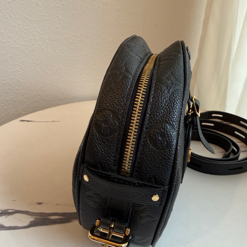 lv黑色壓紋圓餅包🤍🤍🤍❤️-2