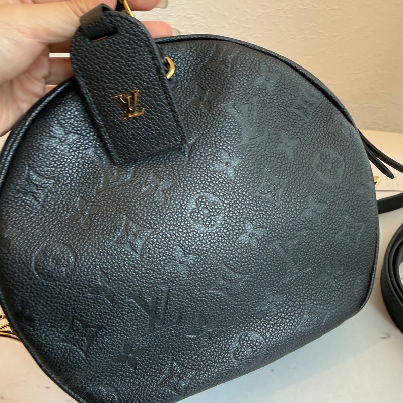 lv黑色壓紋圓餅包🤍🤍🤍❤️-3