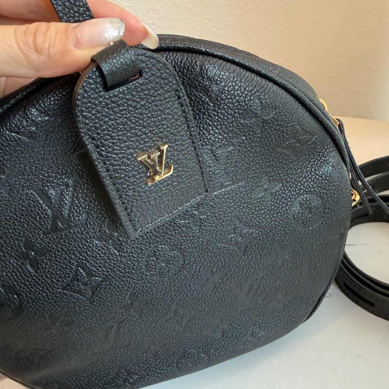 lv黑色壓紋圓餅包🤍🤍🤍❤️-4